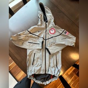 Nike Rain jacket. Mens S